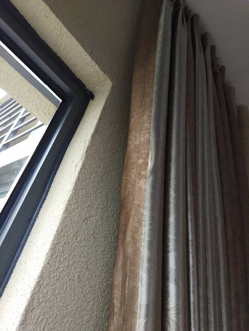 陽臺窗簾被外墻涂料磨擦怎么辦